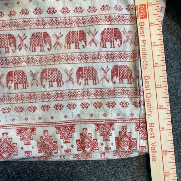 Vintage Caffeine Brand Elephant Geometric Red White Print Shorts Mens 34 Waist - Picture 8 of 8